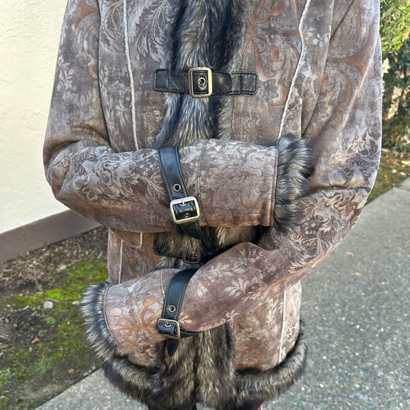 MontanaCo warm jacket. Never worn. Super soft. From OVERLAND Sheepskin Co - Picture 4 of 16